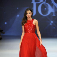 Miranda Kerr walks in David Jones Spring Summer 2011 pictures | Picture 63378